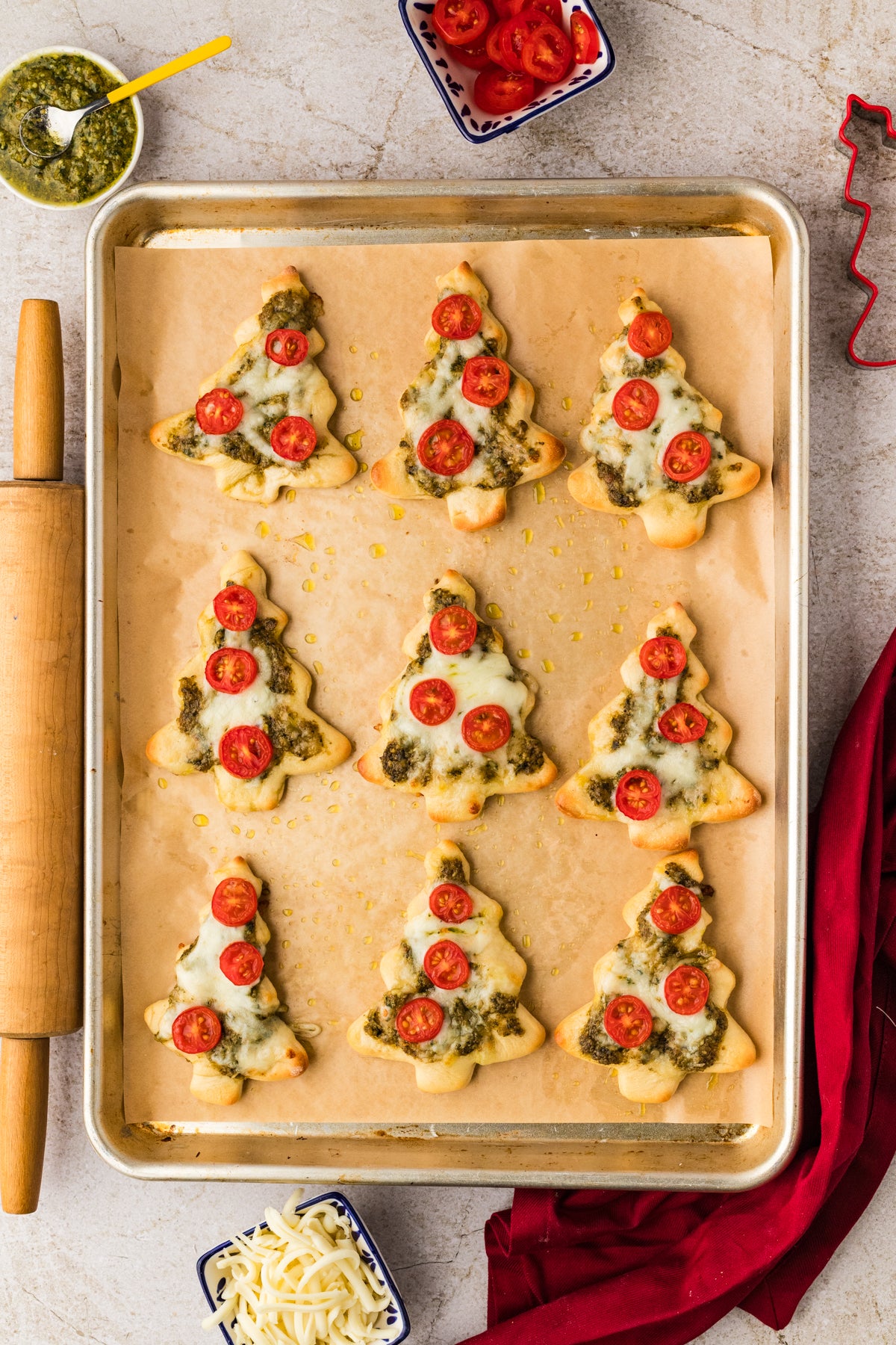 EXCLUSIVE: Mini Christmas Tree Pesto Pizza