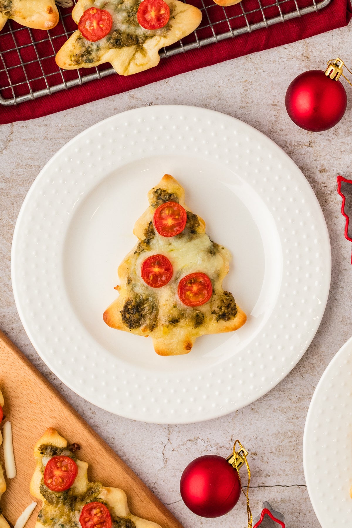 EXCLUSIVE: Mini Christmas Tree Pesto Pizza