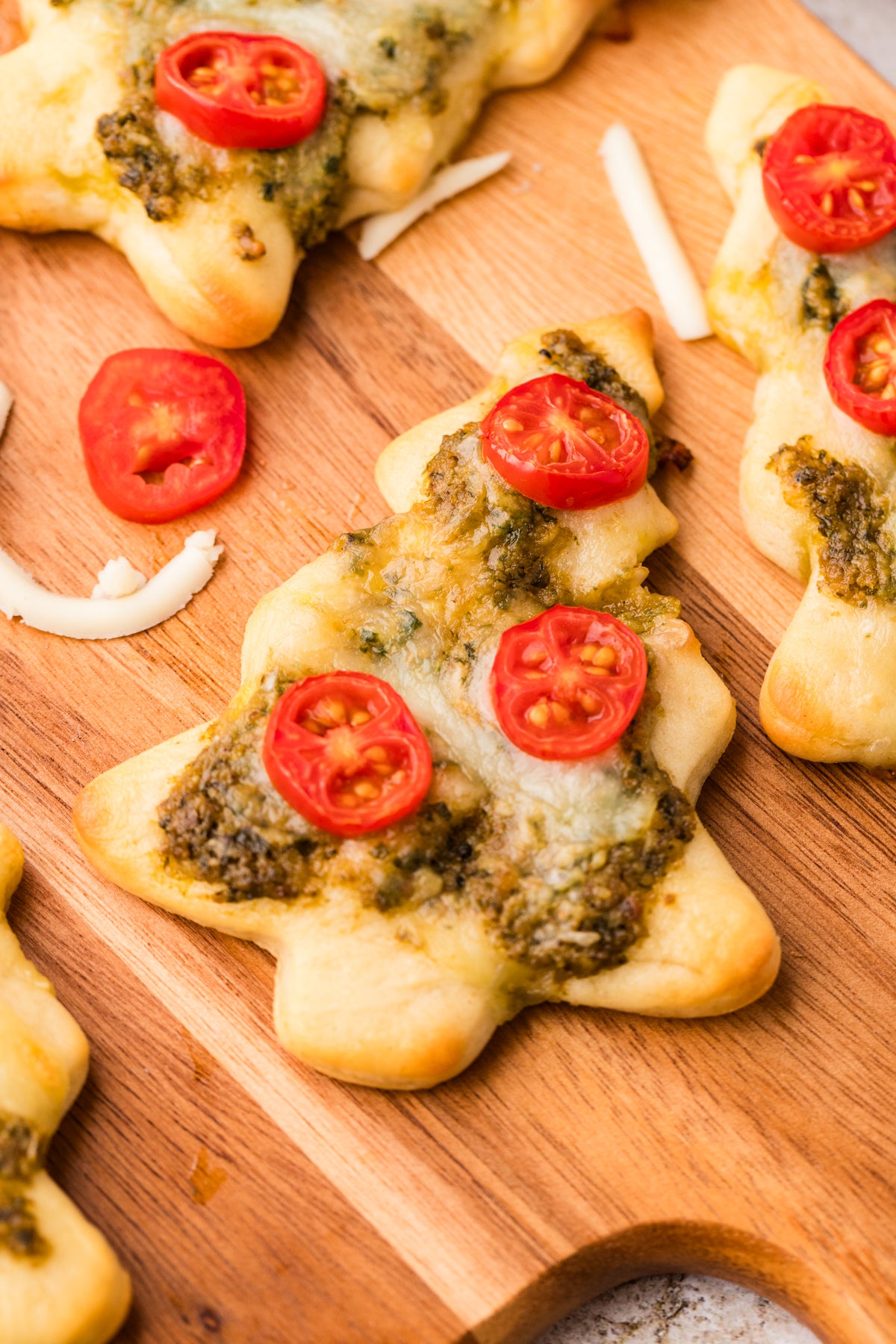 EXCLUSIVE: Mini Christmas Tree Pesto Pizza