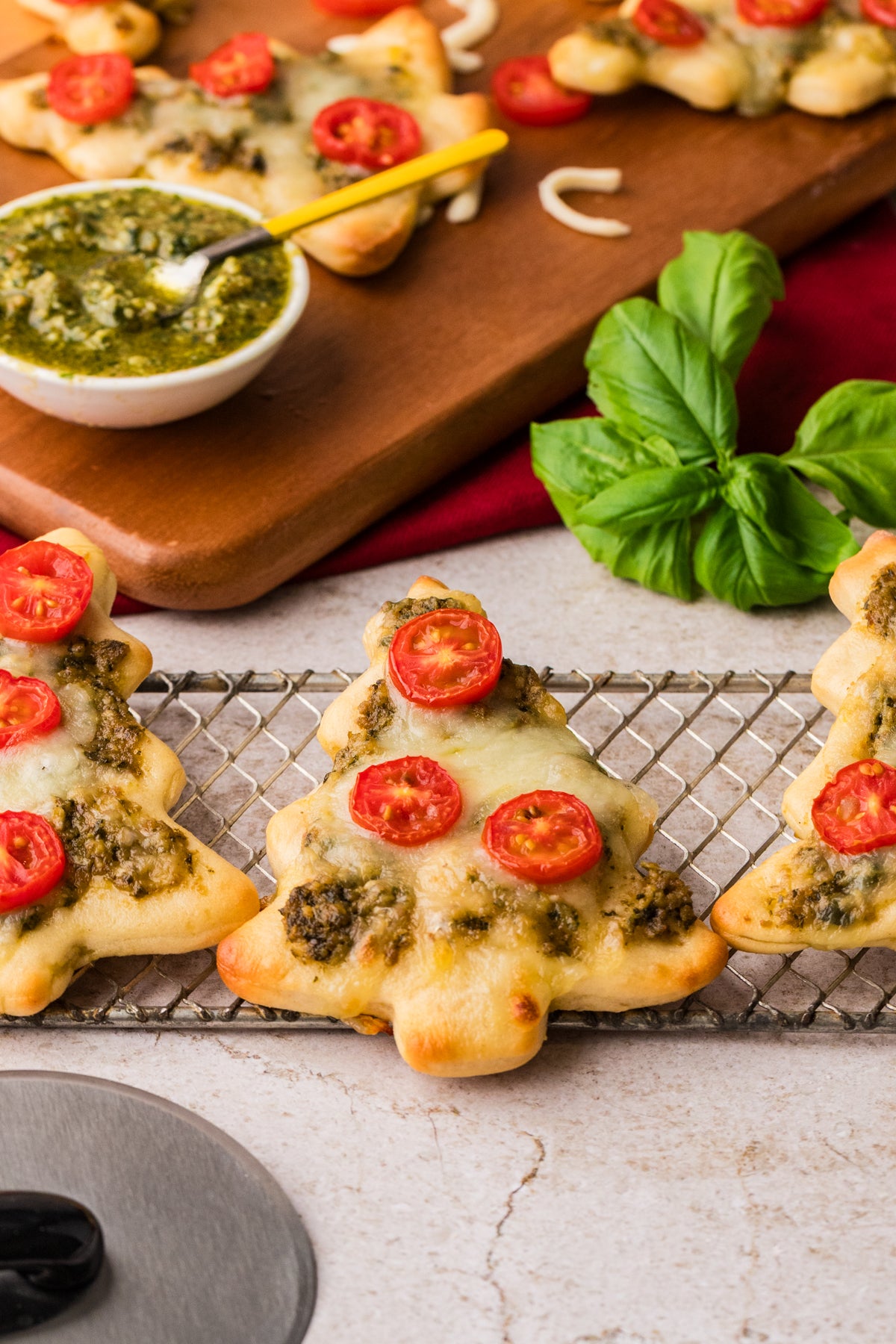 EXCLUSIVE: Mini Christmas Tree Pesto Pizza