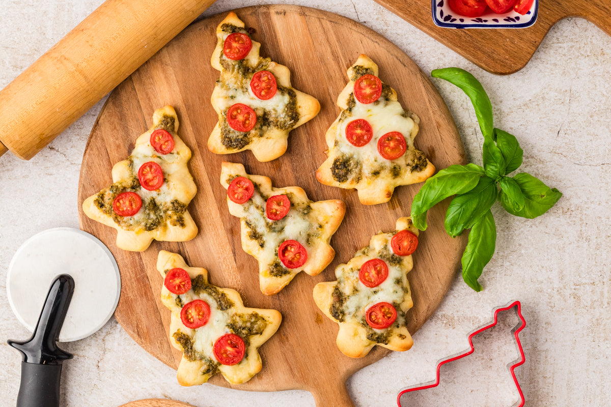 EXCLUSIVE: Mini Christmas Tree Pesto Pizza