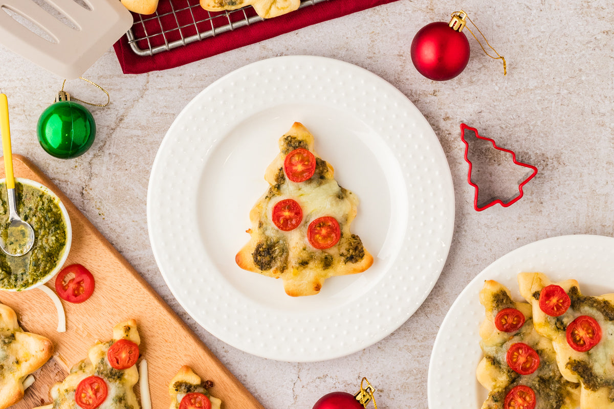 EXCLUSIVE: Mini Christmas Tree Pesto Pizza