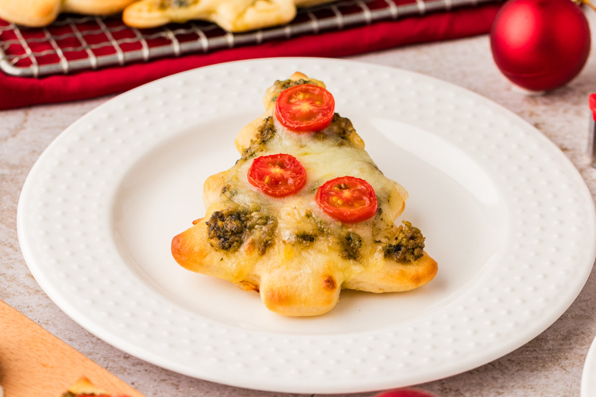 EXCLUSIVE: Mini Christmas Tree Pesto Pizza