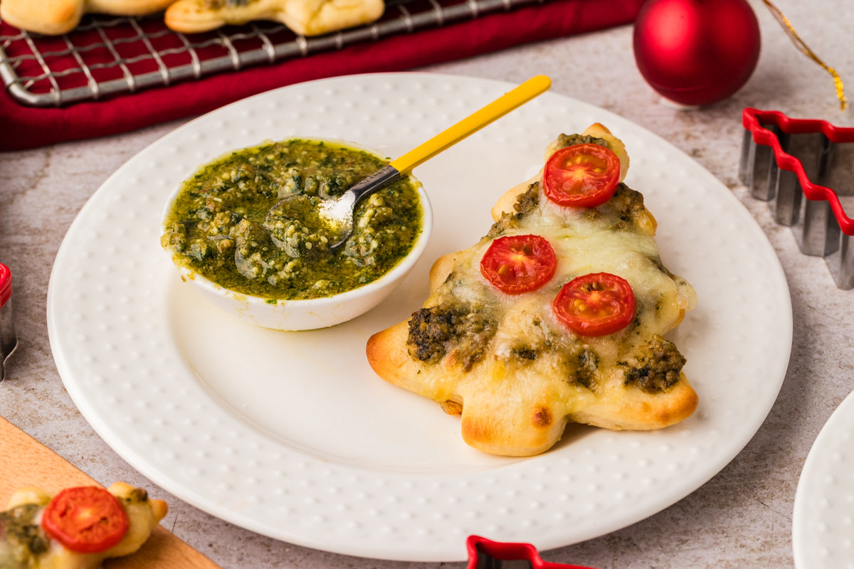 EXCLUSIVE: Mini Christmas Tree Pesto Pizza