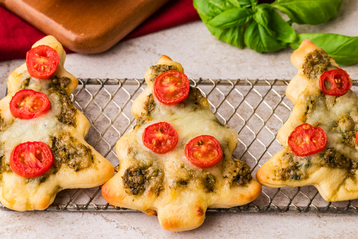 EXCLUSIVE: Mini Christmas Tree Pesto Pizza