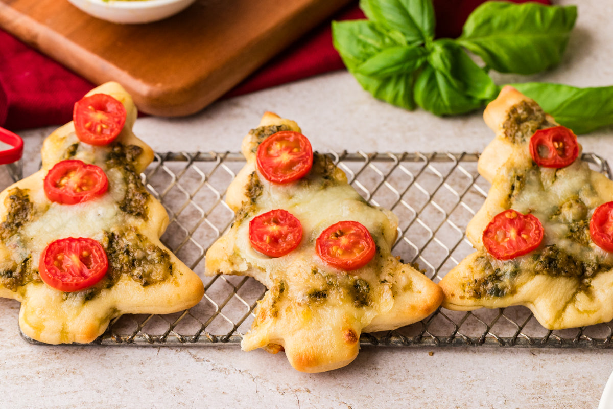EXCLUSIVE: Mini Christmas Tree Pesto Pizza
