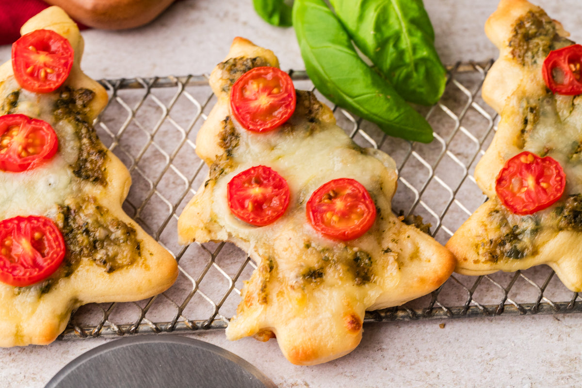 EXCLUSIVE: Mini Christmas Tree Pesto Pizza