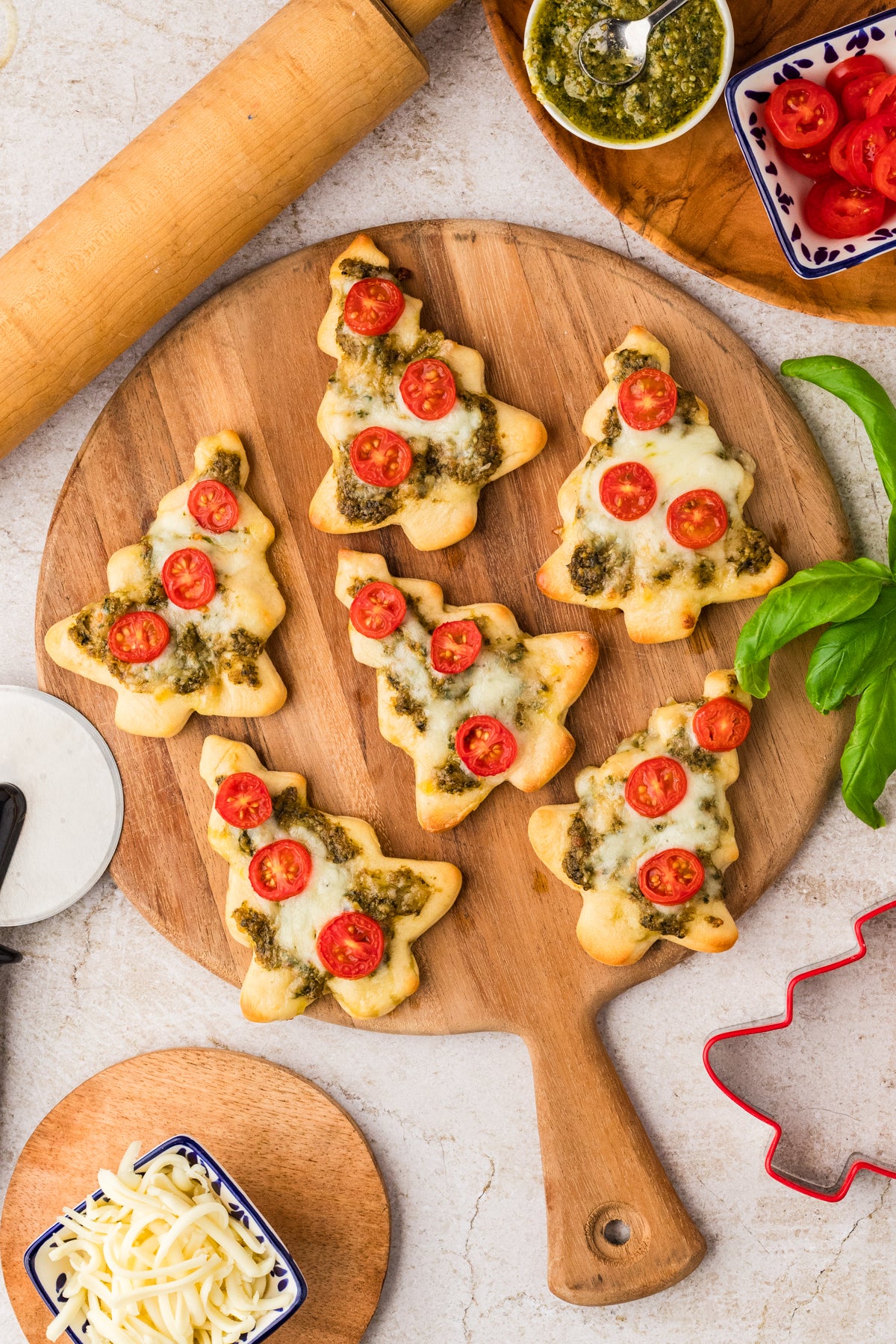 EXCLUSIVE: Mini Christmas Tree Pesto Pizza