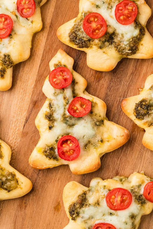 EXCLUSIVE: Mini Christmas Tree Pesto Pizza