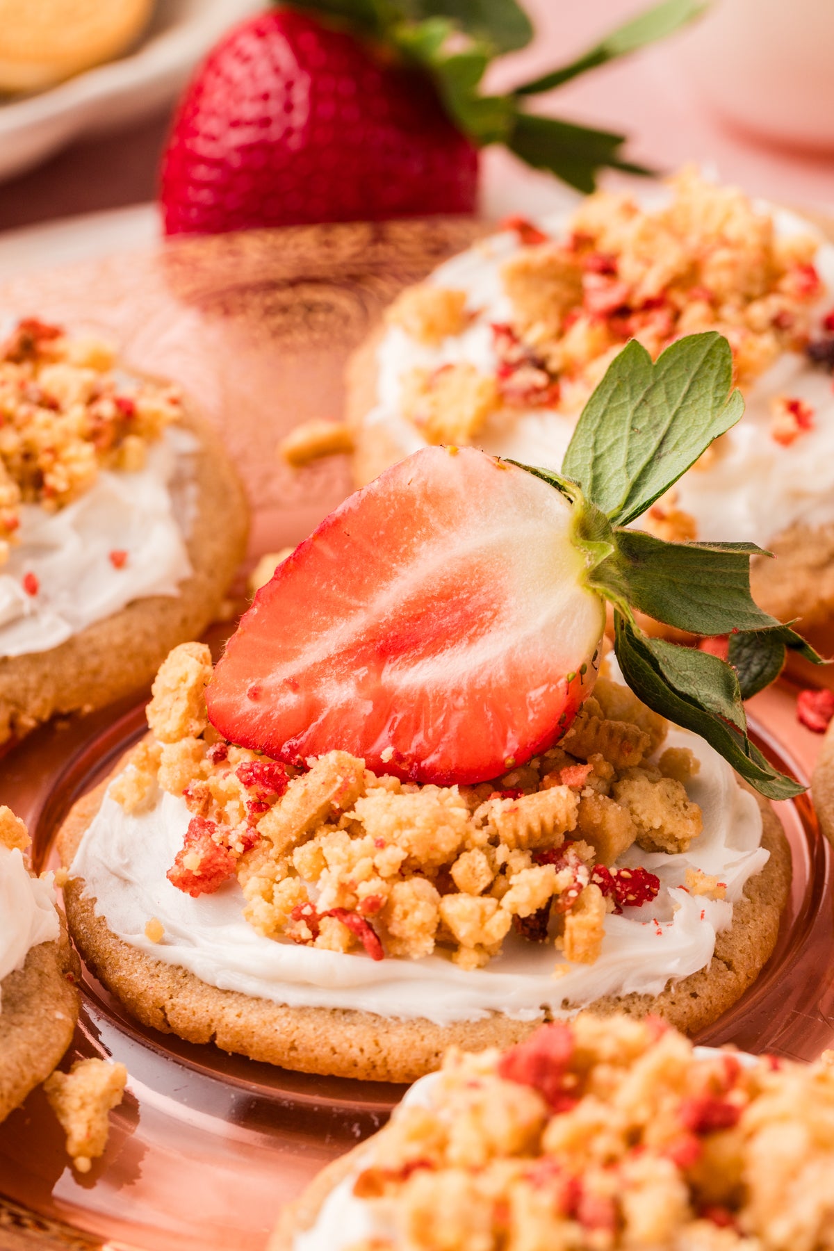 EXCLUSIVE: Strawberry Crunch Cookies